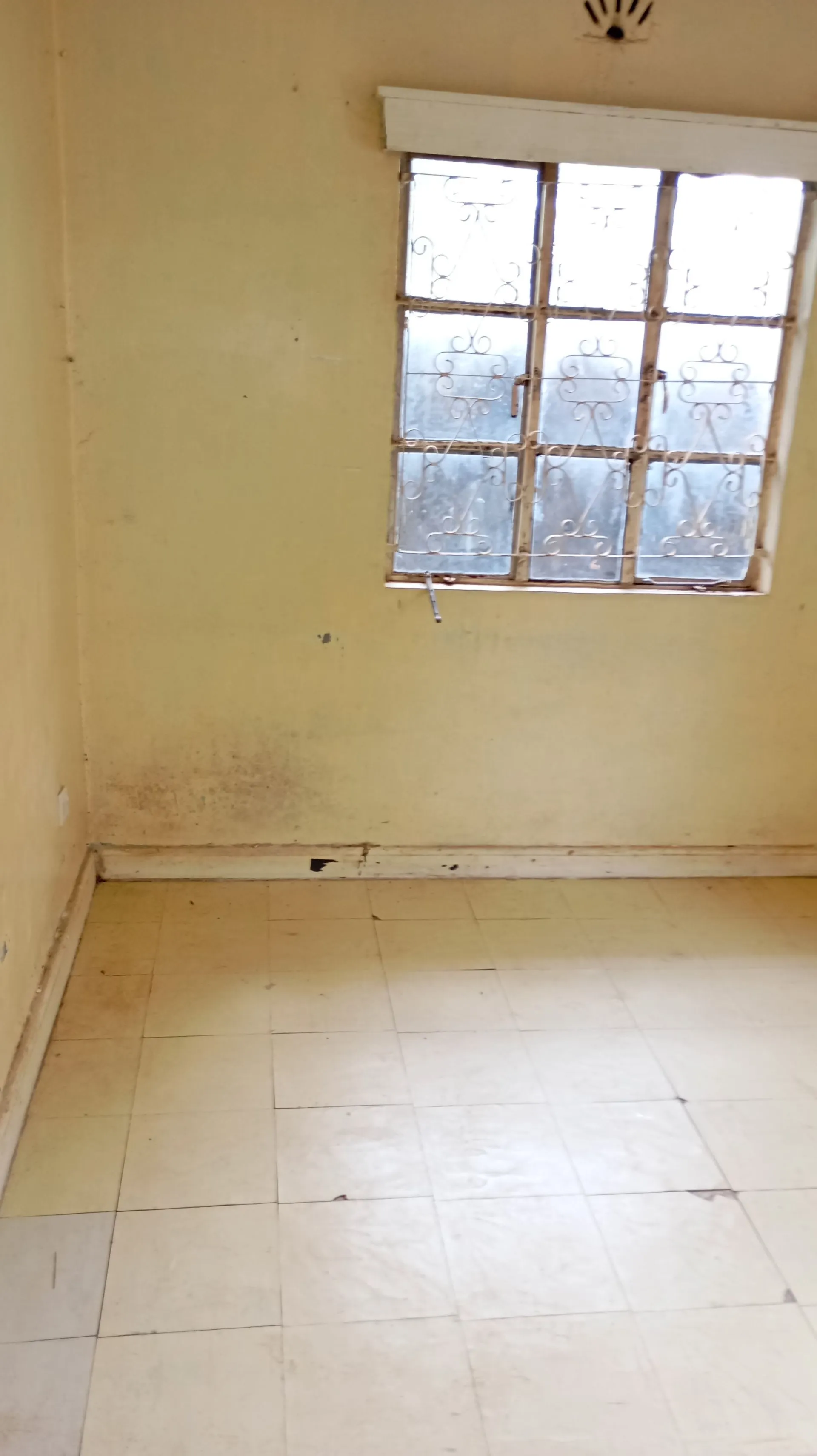 SINGLES - single room